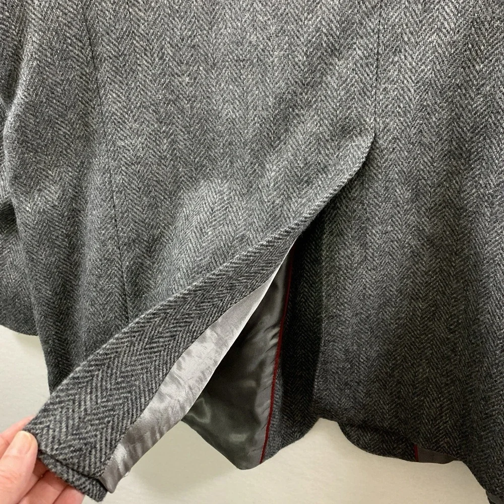 VTG Men 100% Wool Herringbone Tweed Blazer 52L Gray Wood Buttons Wide Lapel
